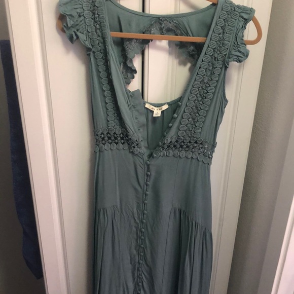 Flattering pale turquoise summer dress - Picture 1 of 8
